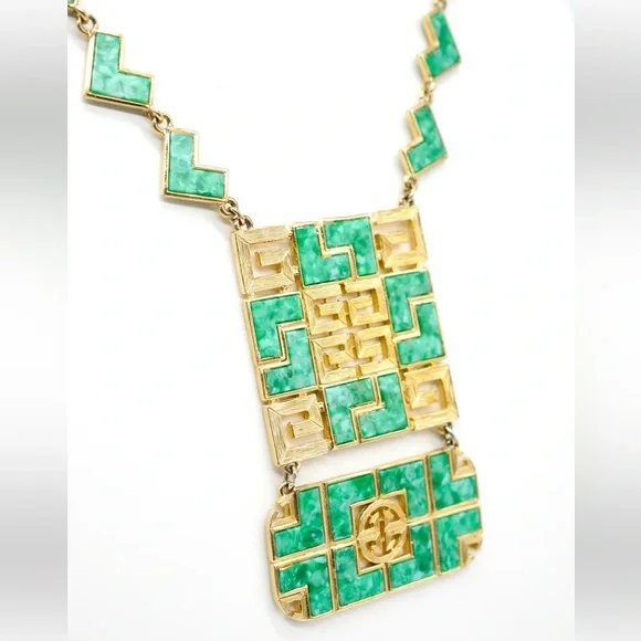 PAULINE RADER JADE INSPIRED PENDANT NECKLACE